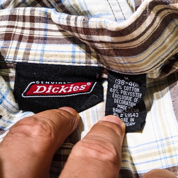 Dickies short sleeve plaid button down shirt. Men's medium (38-40). - Picture 8 of 8